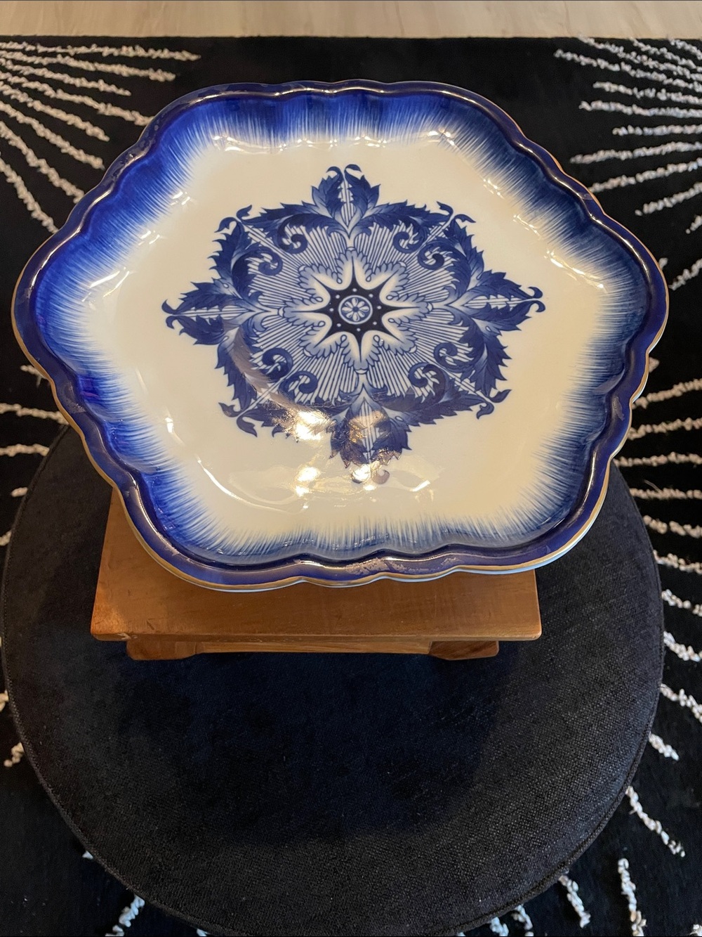 Bombay Blue and White Scalloped Serving Dish/ Cake Stand with Floral Medallion
